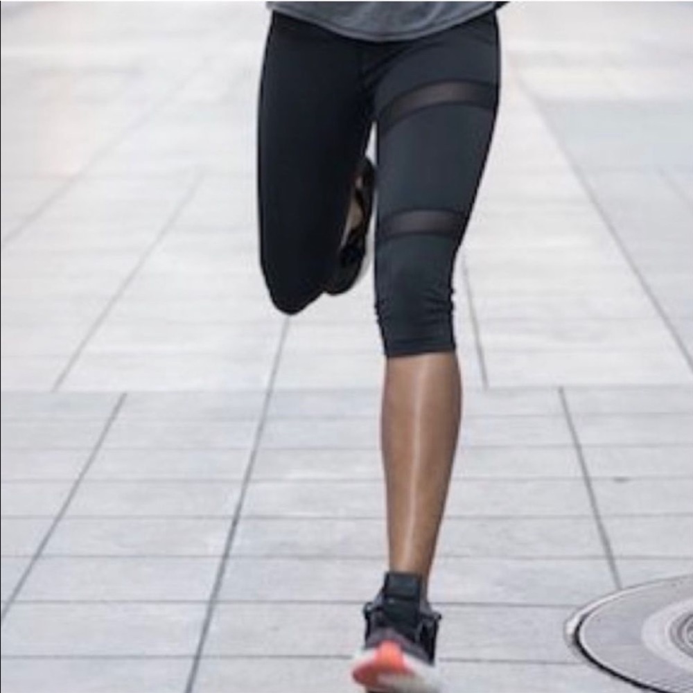 Zyia Active Black Capri with Mesh Detail Leggings Size S.